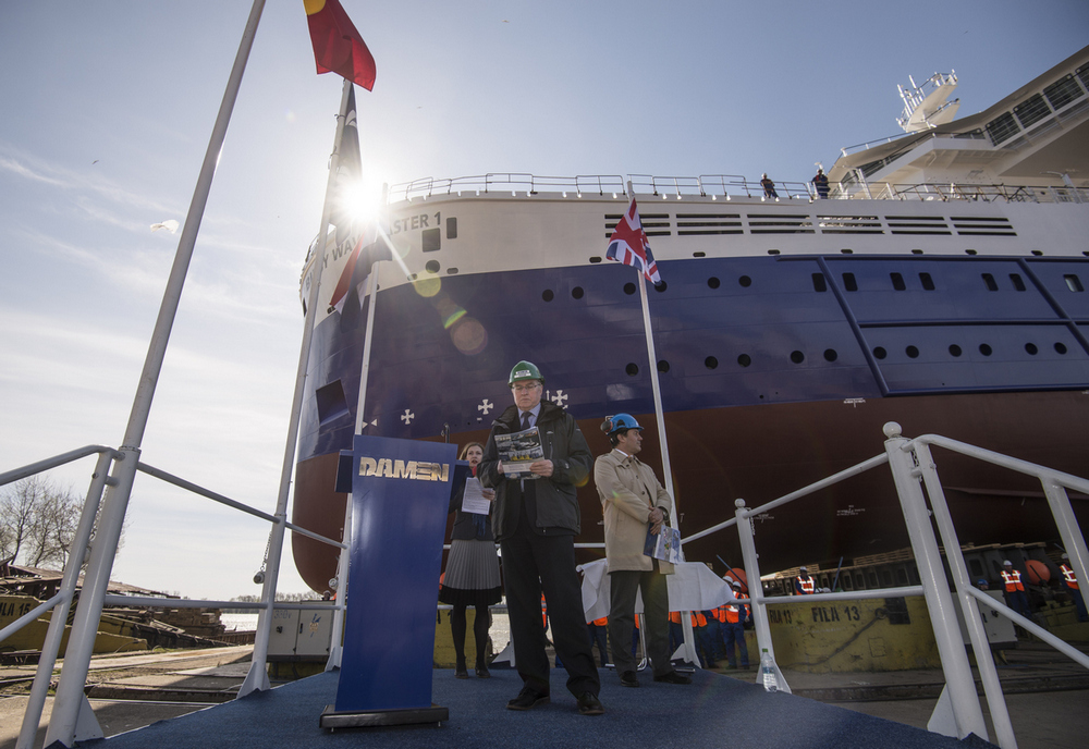 Wodowanie Bibby WaveMaster 1. Na pierwszym planie Stephen Blaikie Wodowanie Bibby WaveMaster 1. Na pierwszym planie Stephen Blaikie